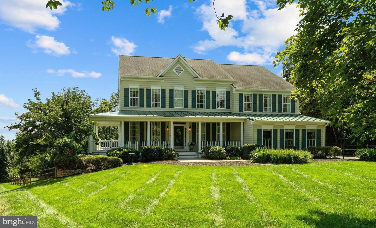 Property Photo:  42673 Silverthorne Court  VA 20148 