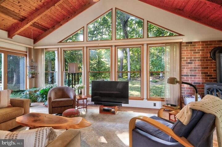 Property Photo: 824 Boatswain Way MD 21401