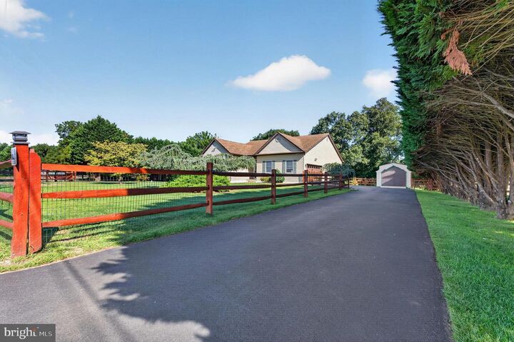 Property Photo:  1323 Lorewood Grove Road  DE 19709 