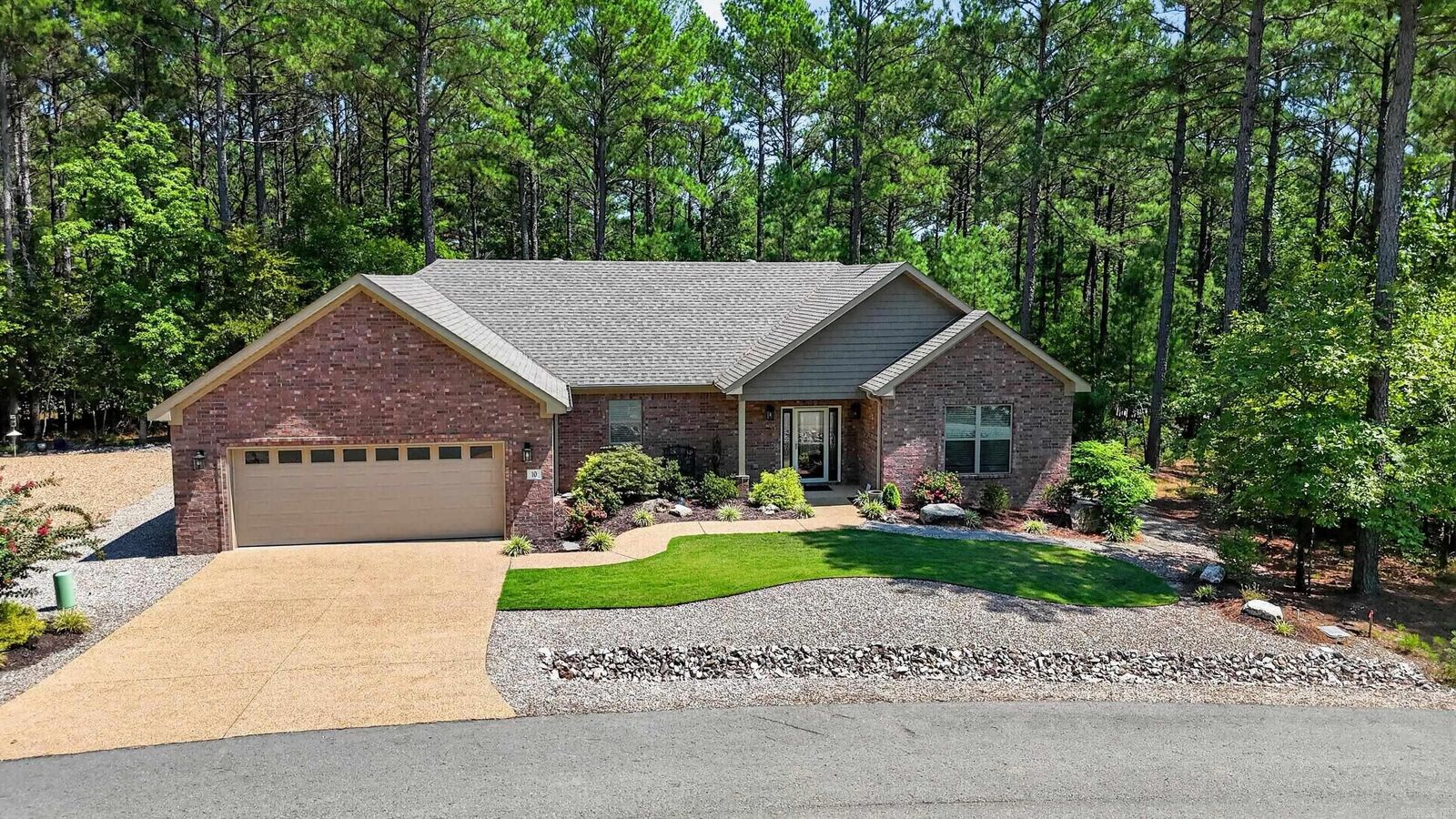 Property Photo:  10 Villas Way  AR 71909 