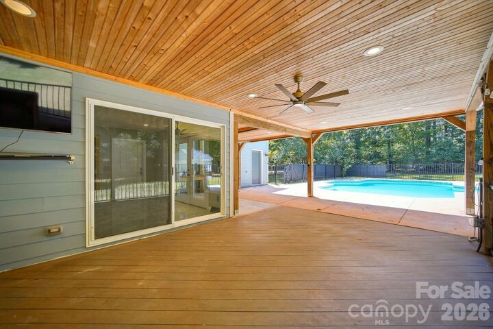 Property Photo: 5225 Mayhew Country Drive NC 28227