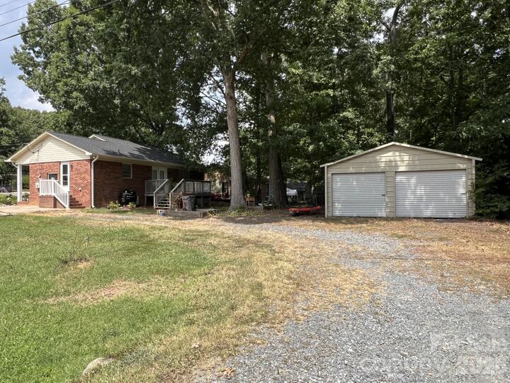 Property Photo: 611 Woodland Drive NC 28138