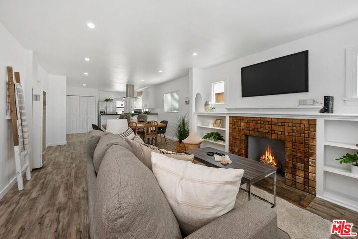 Property Photo: 1919 W 65th Pl CA 90047