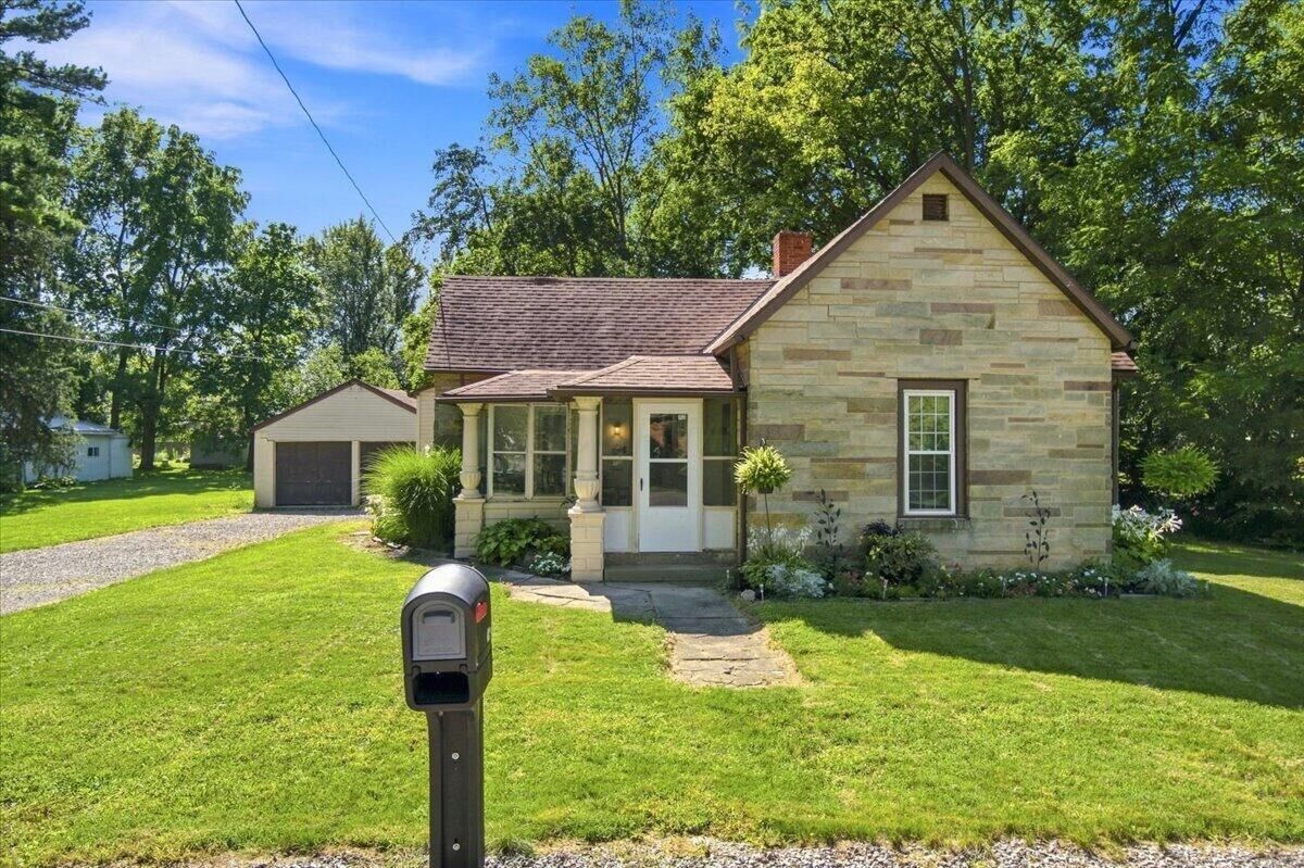 Property Photo:  43 Lynn Street  OH 43344 