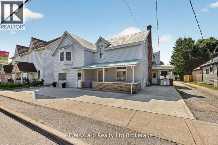 Property Photo:  133 Dundas Street West  ON N0M 2M0 