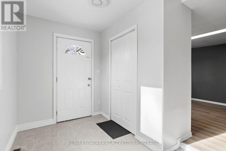 Property Photo:  115 Kinnear Street 1  ON L3K 1A8 