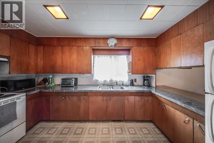 Property Photo:  1924 Davis Street  BC V0G 1Y0 
