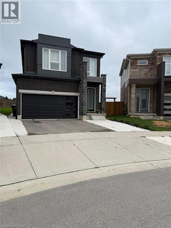 Photo de la propriété: 99 Saddlebrook Court ON N2R 0P6