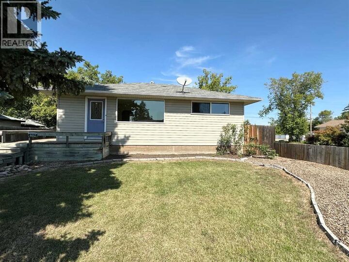 Property Photo:  4612 49 Avenue  AB T9X 1R6 
