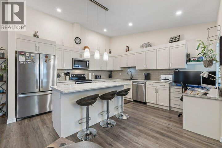 1873 Parkview Crescent 8 — photo 1