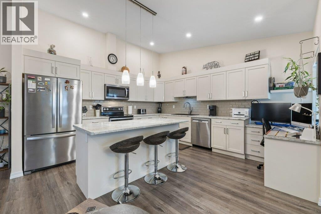Property Photo:  1873 Parkview Crescent 8  BC V1X 7G7 