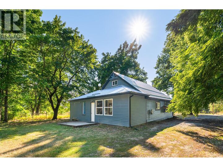 Property Photo: 4638 Samuelson Road BC V0B 1C1
