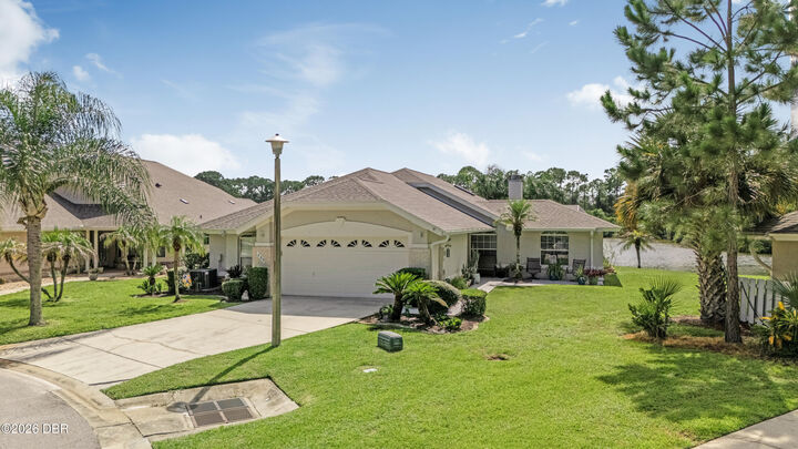 Property Photo: 289 Braeburn Circle FL 32114