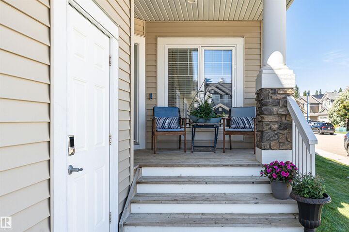 Property Photo:  2304 89 Street SW  AB T6X 0R9 