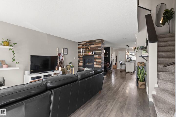 Property Photo:  4306 Prowse Link Link SW  AB T6W 3A7 