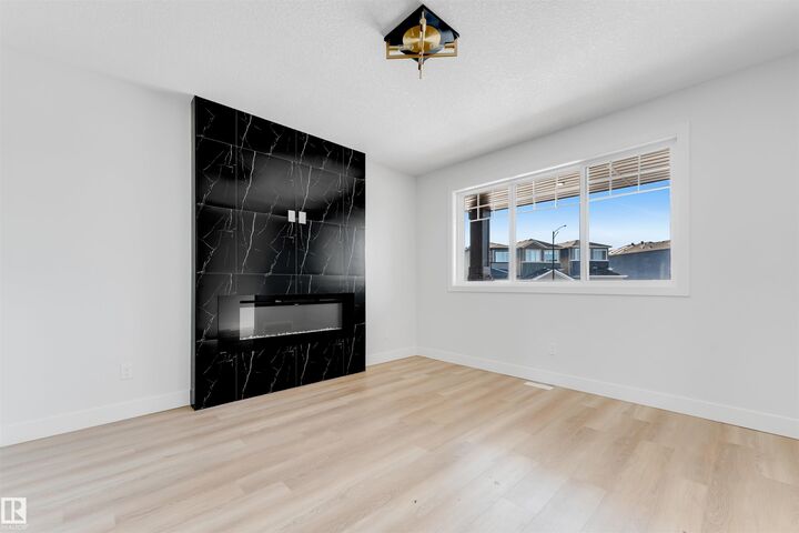 Photo de la propriété: 22932 80 Av NW AB T5T 7Y1