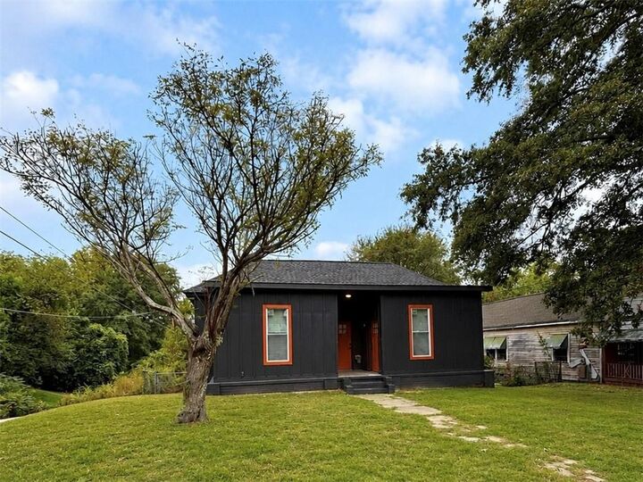 Property Photo:  808 Center Street  GA 31217 