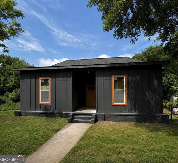 Property Photo:  808 Center Street  GA 31217 