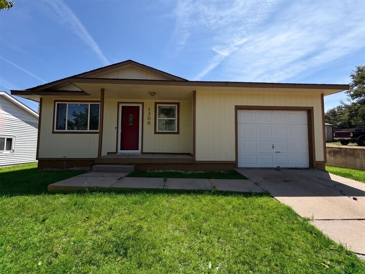Property Photo: 1308 Avenue E KS 67801