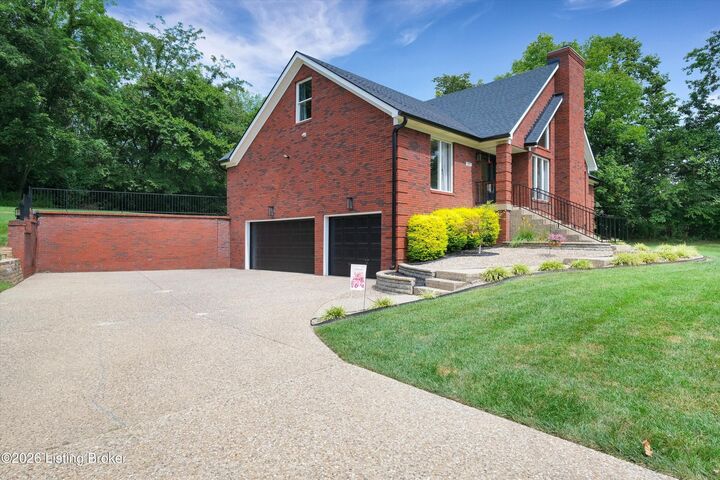 Property Photo: 106 Cherry Hills Ln KY 40245