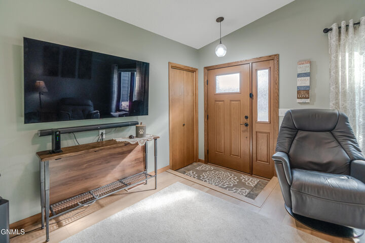 Property Photo:  3504 Overlook Drive  ND 58503 