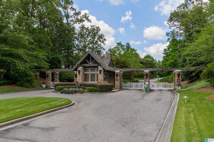 Property Photo:  7713 Kenmore Place  AL 35242 
