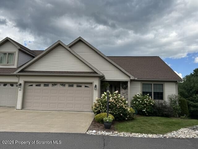 Property Photo:  90 Grandview Drive  PA 18657 