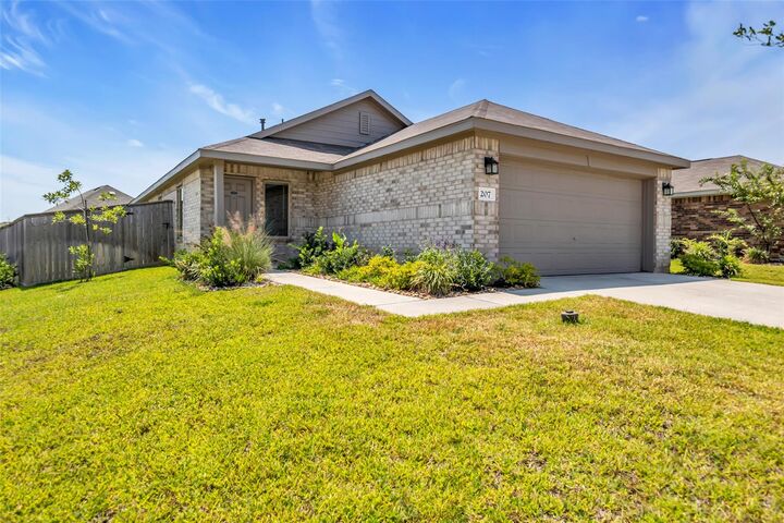Property Photo: 207 River Grove Court TX 77378