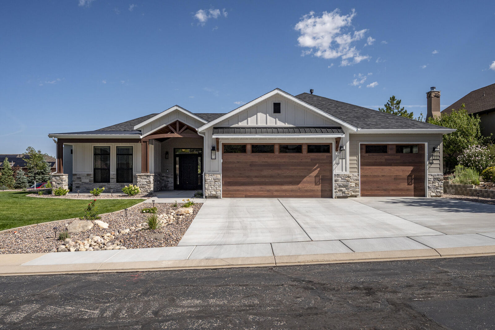 Property Photo: 1017 E Cellowood Ln UT 84721