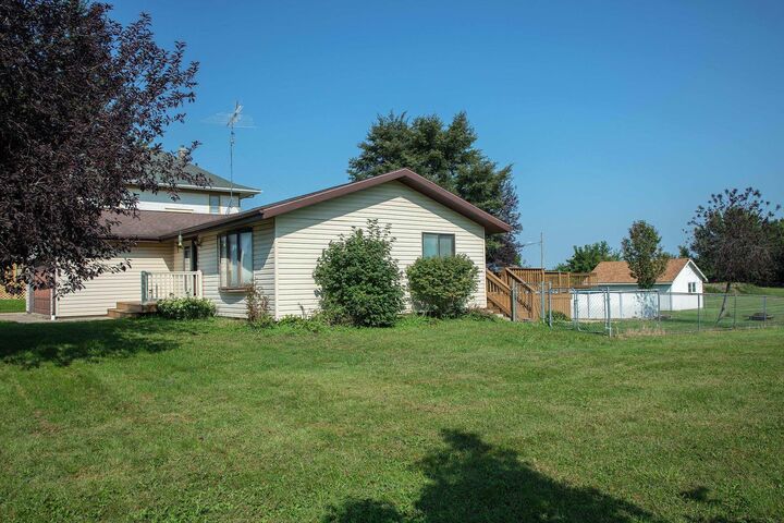 Property Photo: 410 3rd St IA 50625