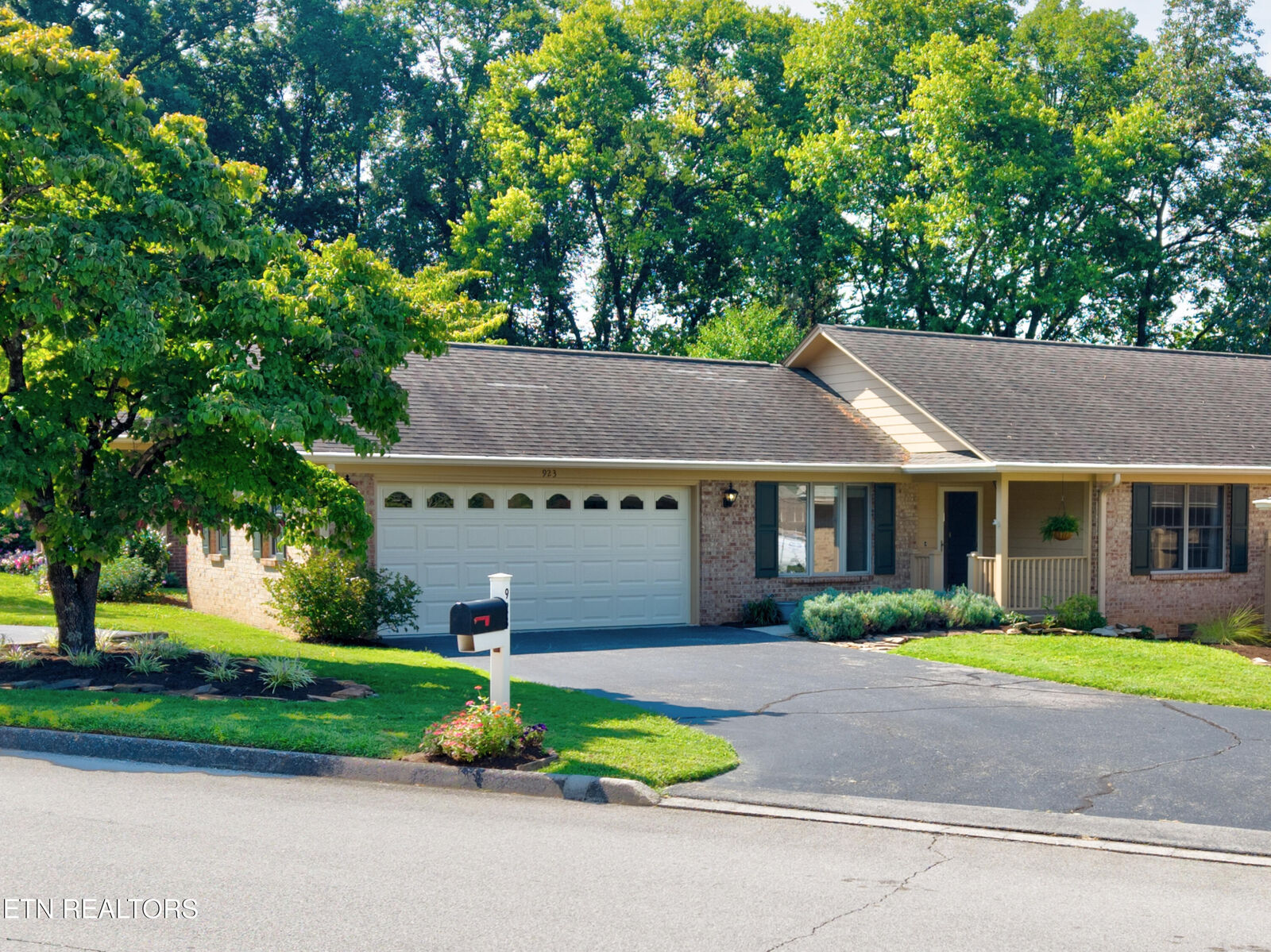 Property Photo:  923 Jamestown Way  TN 37803 