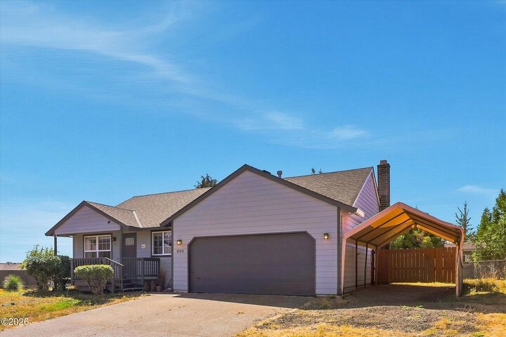 Property Photo: 301 NW Denton Avenue OR 97338