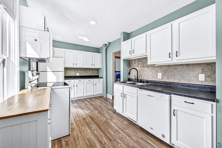 Property Photo:  229 N 60th Ave W  MN 55807 
