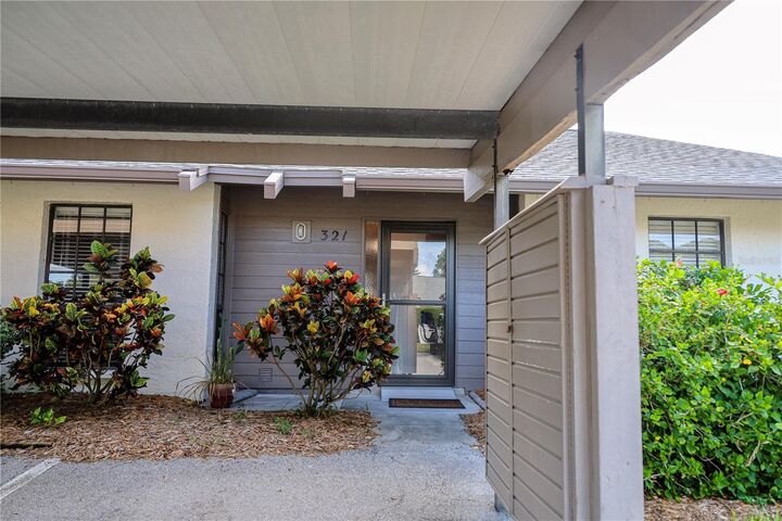 Property Photo:  321 Windrush Loop  FL 34689 