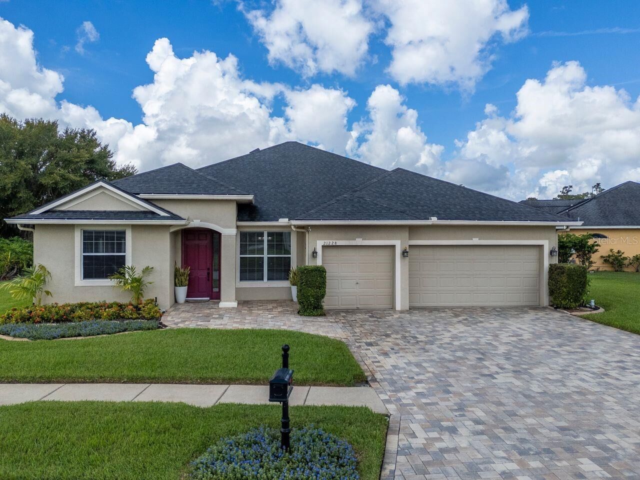 Property Photo:  21228 Marsh Hawk Drive  FL 34638 