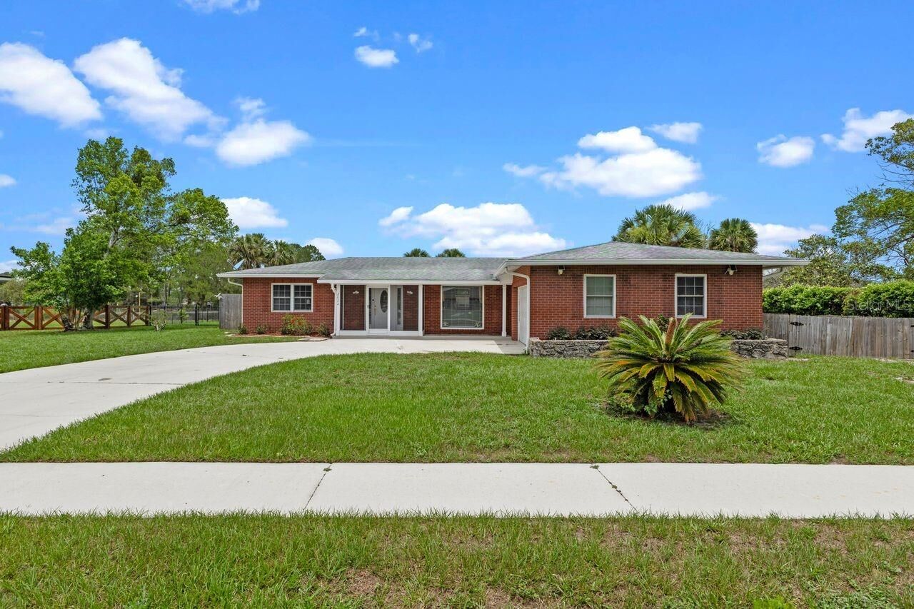 Property Photo:  2622 Hibiscus Court  FL 32738 