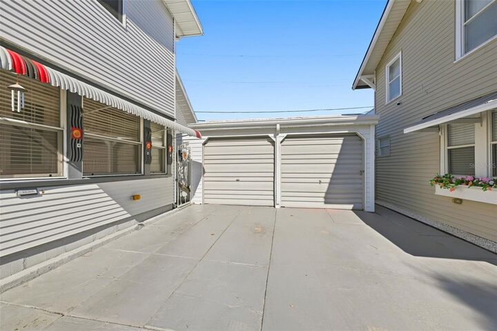 Property Photo: 10 Plaza Street E FL 34208