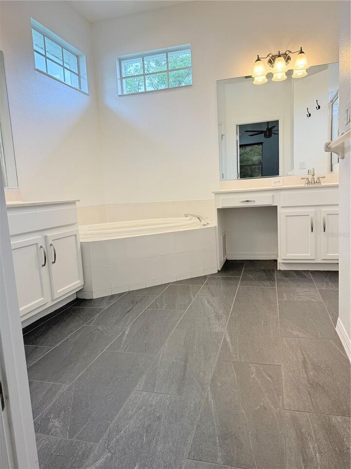 Property Photo:  6607 Meandering Way  FL 34202 