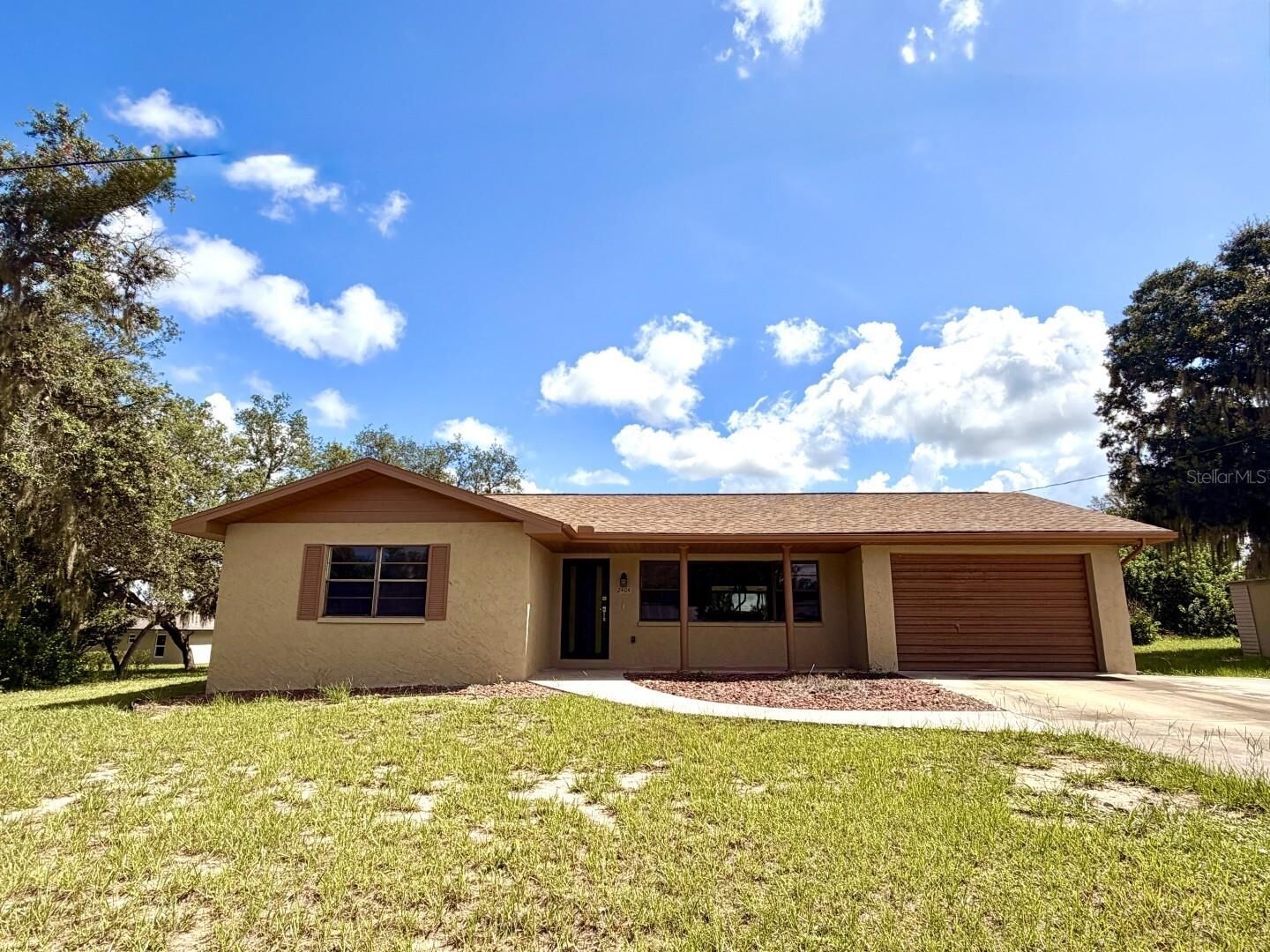 Property Photo:  2404 N Cochrane Road  FL 33825 