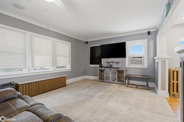 Property Photo:  1305 N 7th Street  IA 52601 