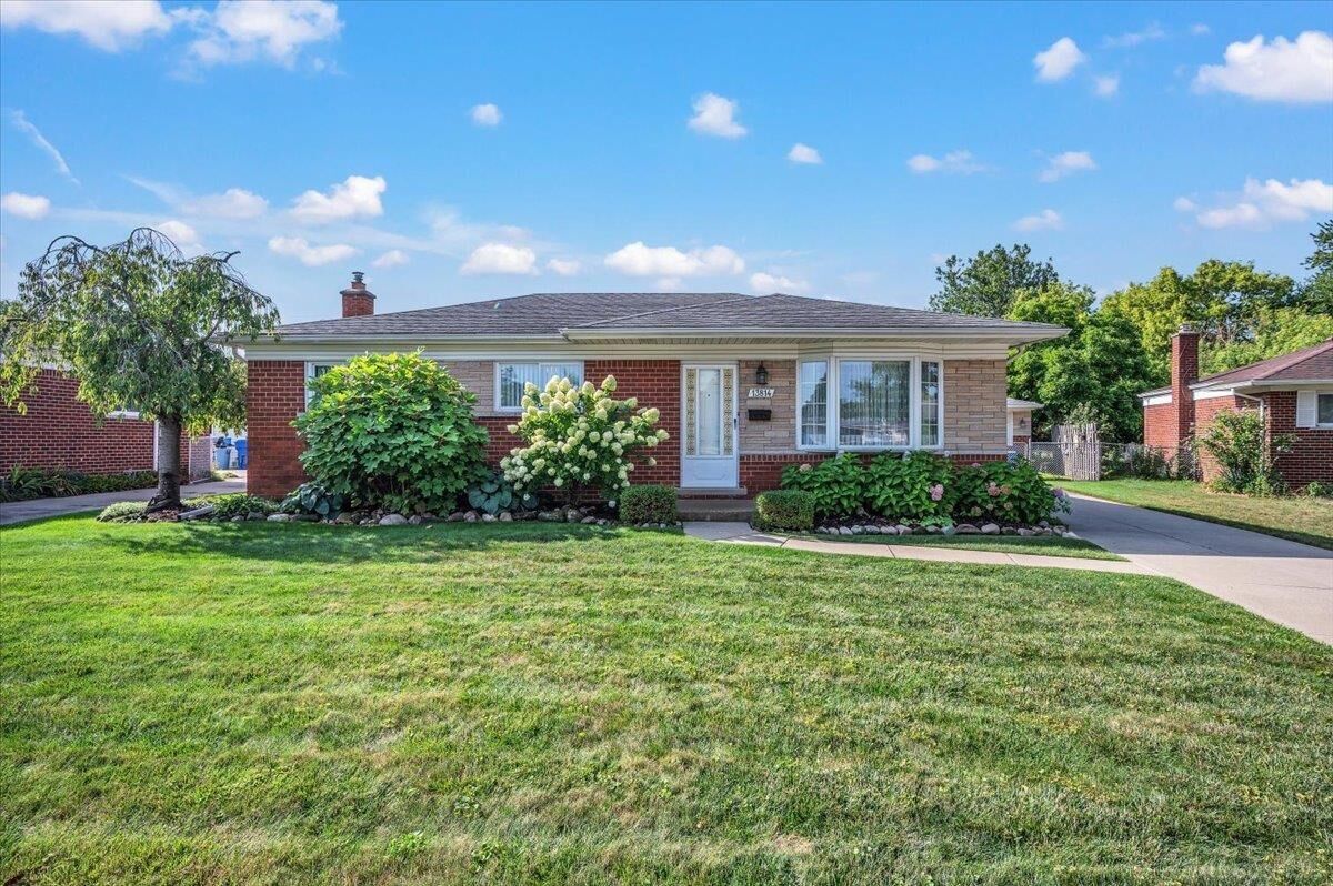 Property Photo:  13814 Irvington Drive  MI 48088 