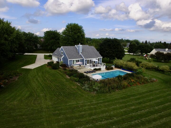 Property Photo:  N39w32963 High Hill Ct  WI 53058 