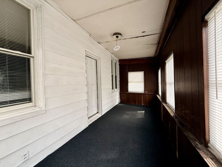Property Photo: 504 S East Street IL 61727