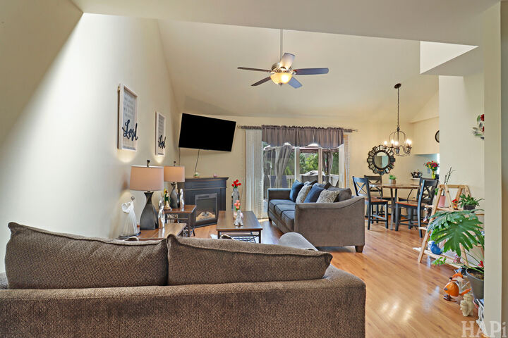 Property Photo: 2006 Teton Parkway IL 60102