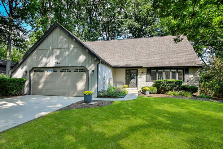 Property Photo: 234 Jervey Lane IL 60103