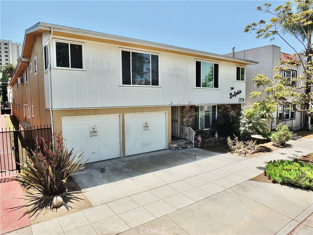 Property Photo: 1724 E 1st 3 CA 90802