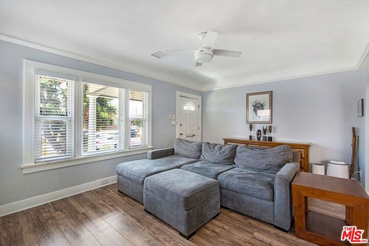 Property Photo:  2051 W 78th Place  CA 90047 