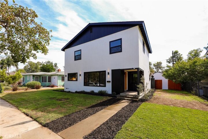 Property Photo:  2409 N Hesperian Street  CA 92706 