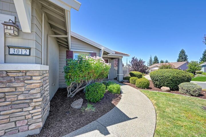 Property Photo: 3012 Black Hawk Lane CA 95648