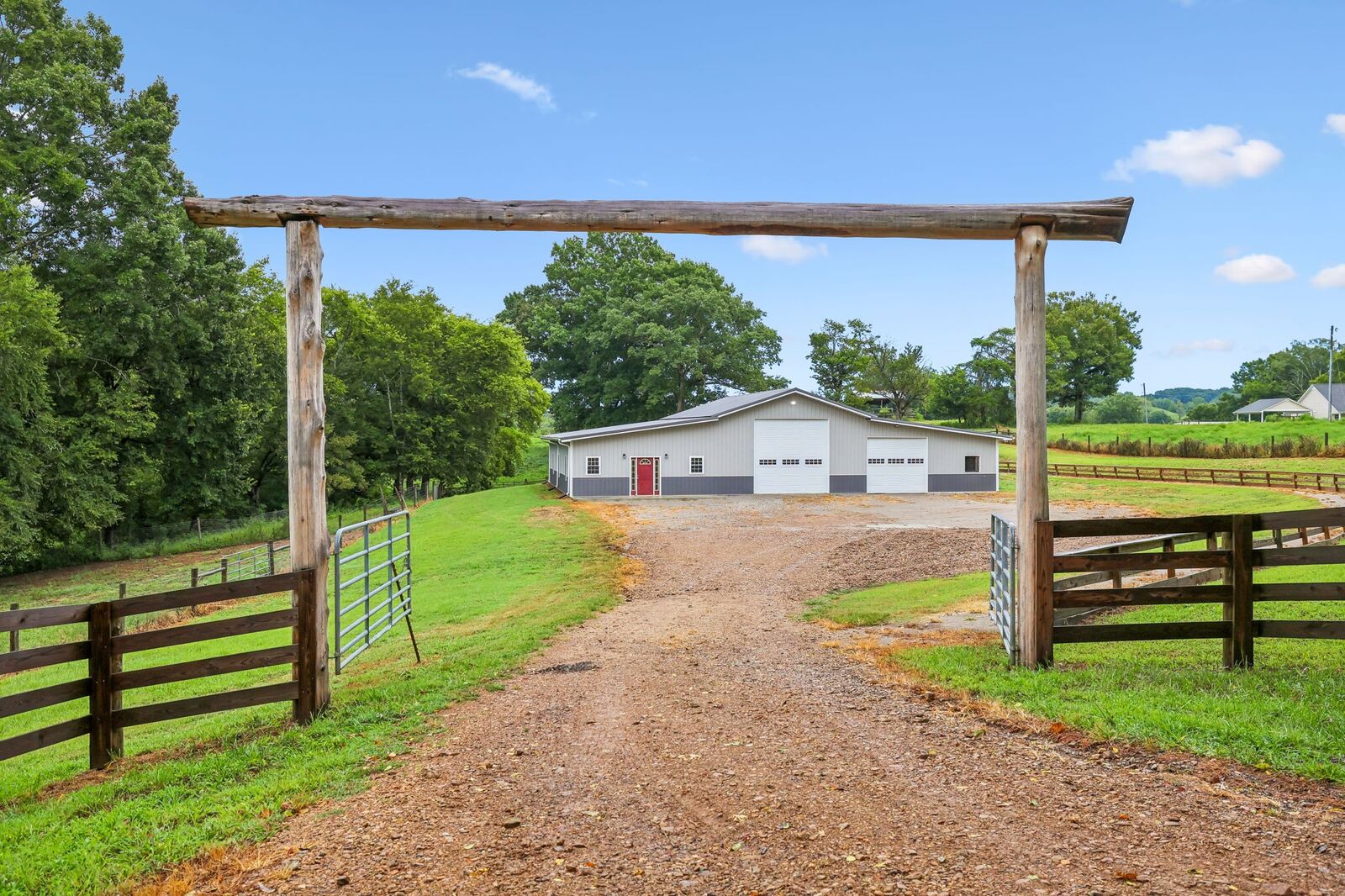 Property Photo:  950 Old Agnew Rd  TN 38478 